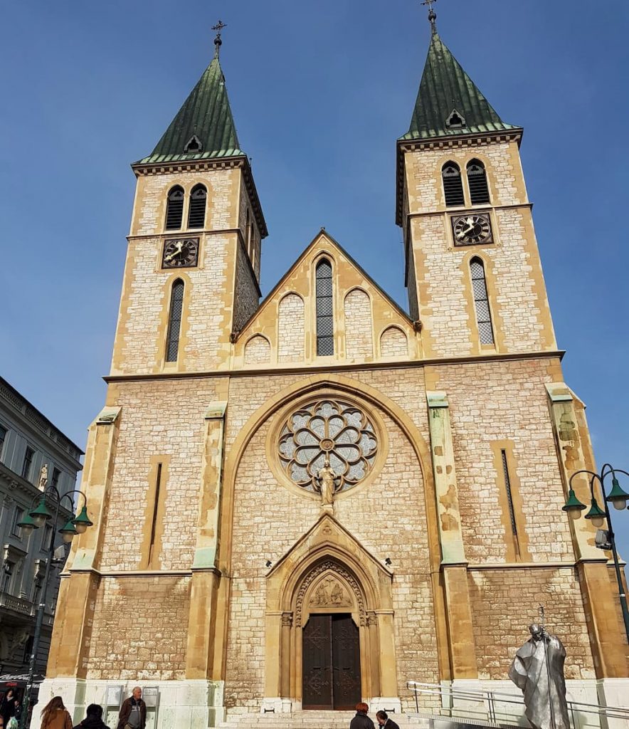 Catedral do sagrado coração | pontos turísticos em sarajevo