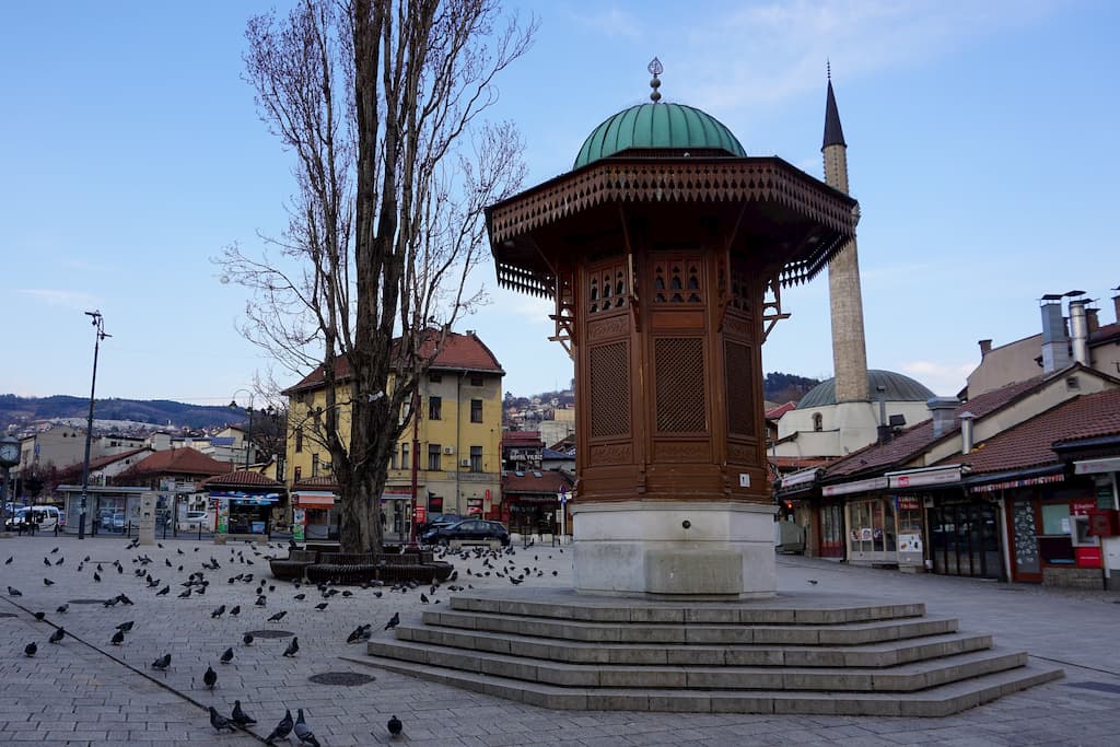 Praça de sarajevo | cidades da bósnia e herzegovina