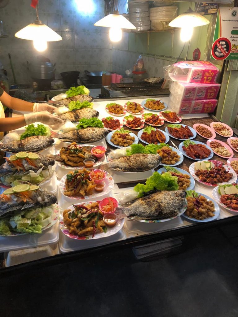Chiang rai night bazaar peixes