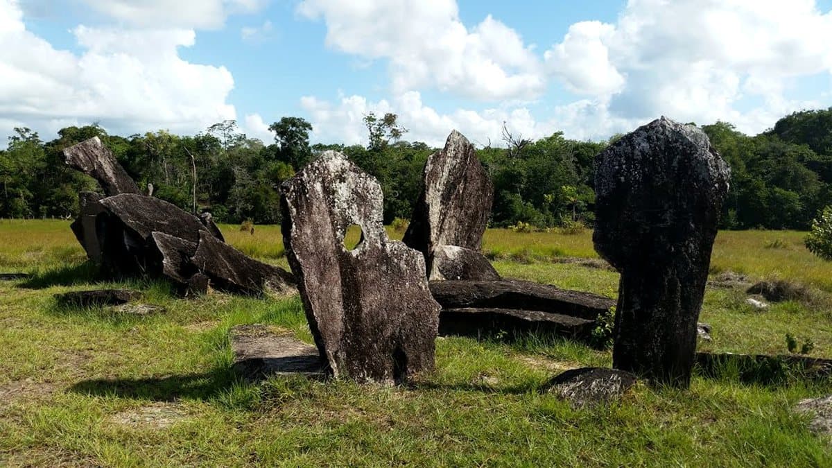 Stonehenge brasileiro em calçoene | pontos turísticos do amapá