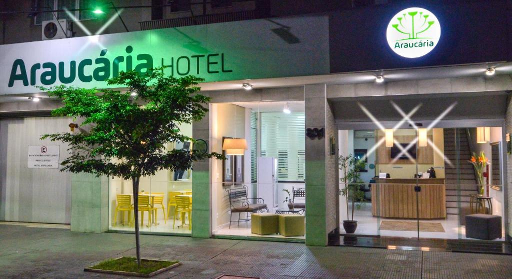 32814 araucaria hotel business